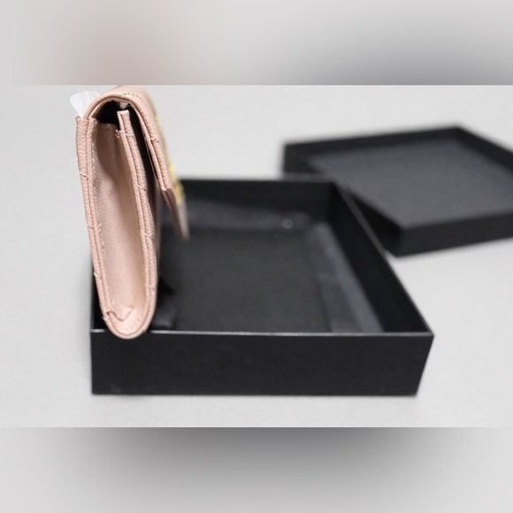 💯 Authentic Saint Laurent Monogram Envelope Wallet – Blush Pink Grain de Poudre - Picture 4 of 14